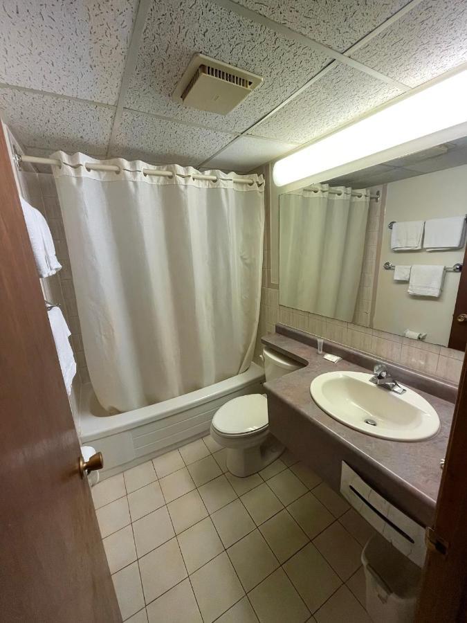 6032 Persepolis Inn Ниагара-Фолс Экстерьер фото
